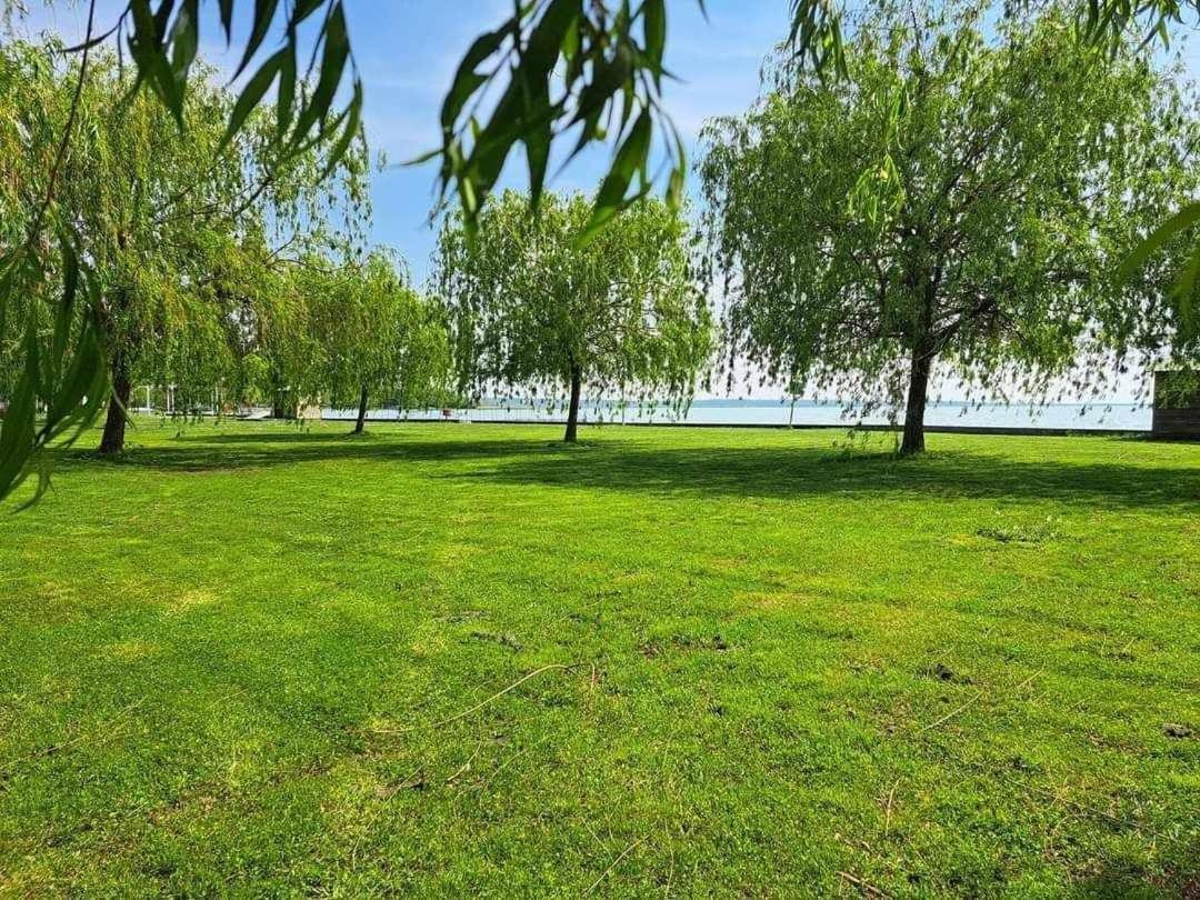 Отель Sorompo Vendeghaz Балатонкенезе Экстерьер фото